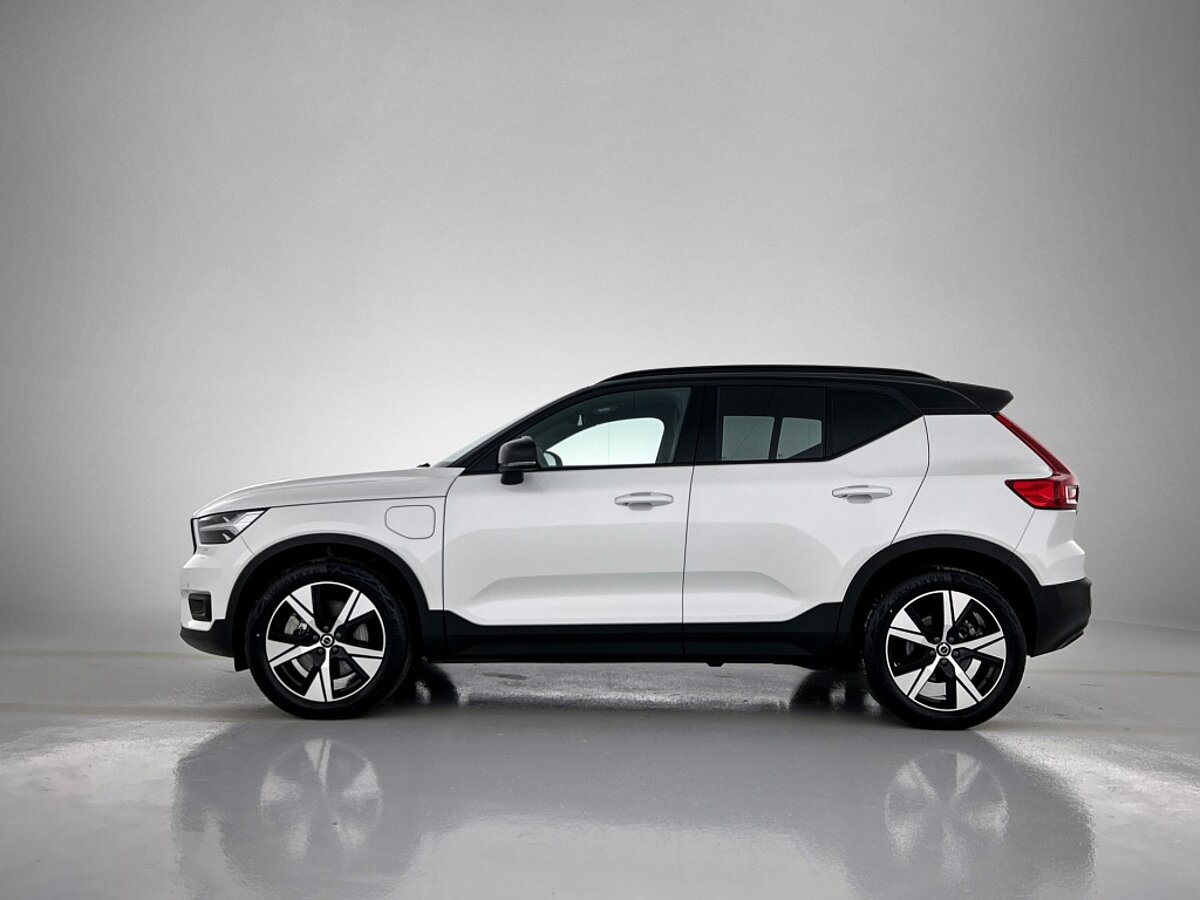 44986349 volvo xc40 1 5 t4 recharge r design 2 06