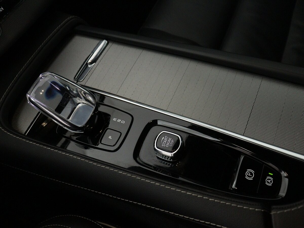 45663905 volvo xc90 2 0 t8 awd plus dark trekhaak luchtvering 70