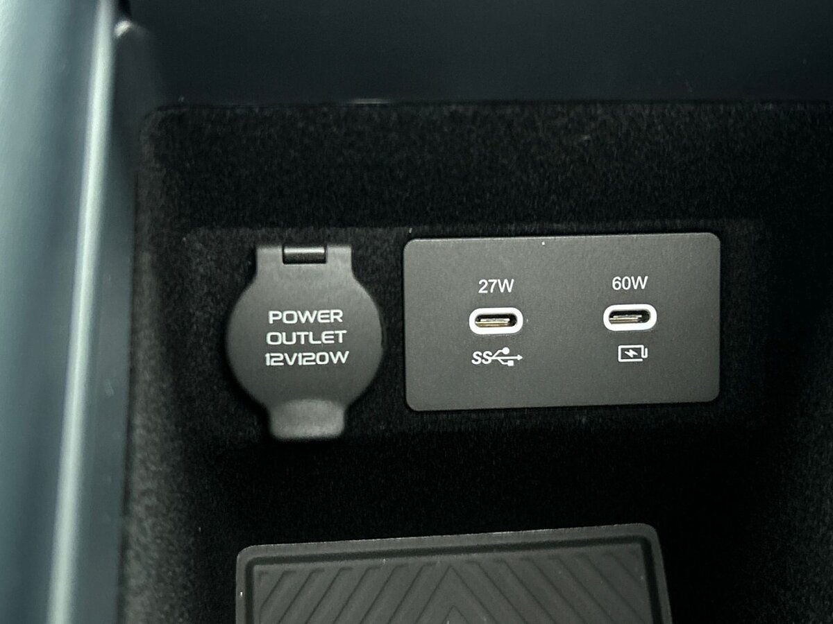 46691496 lynk co 08 more 345 pk 200km phev full option dealer demo 36