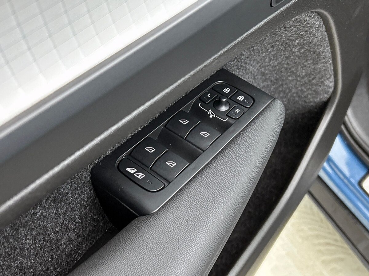 48947583 volvo xc40 2 0 b4 plus dark trekhaak harman kardon 49