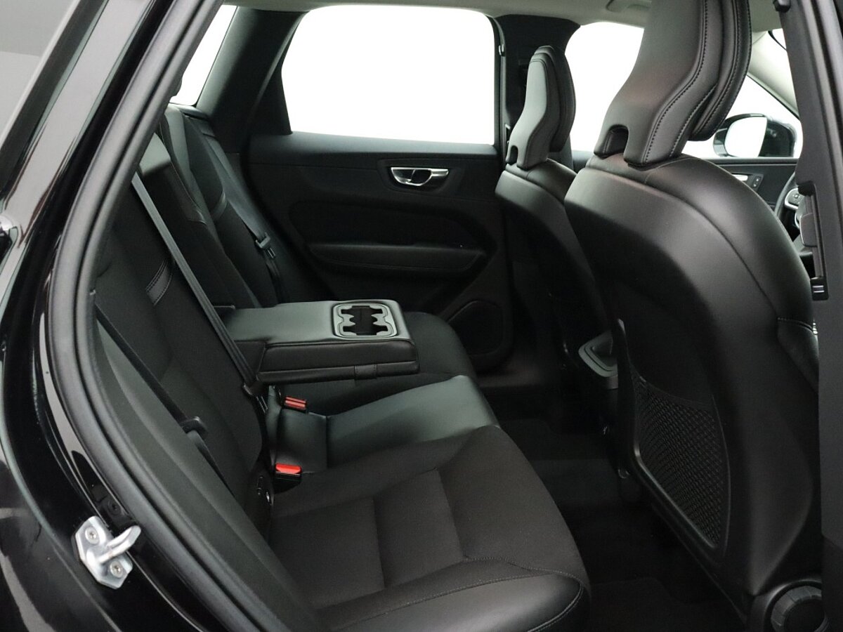 36165536 volvo xc60 2 0 t5 momentum pro 60