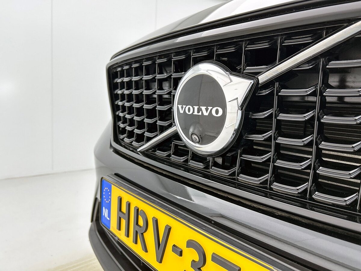 45931216 volvo xc40 1 5 t5 plus dark 42