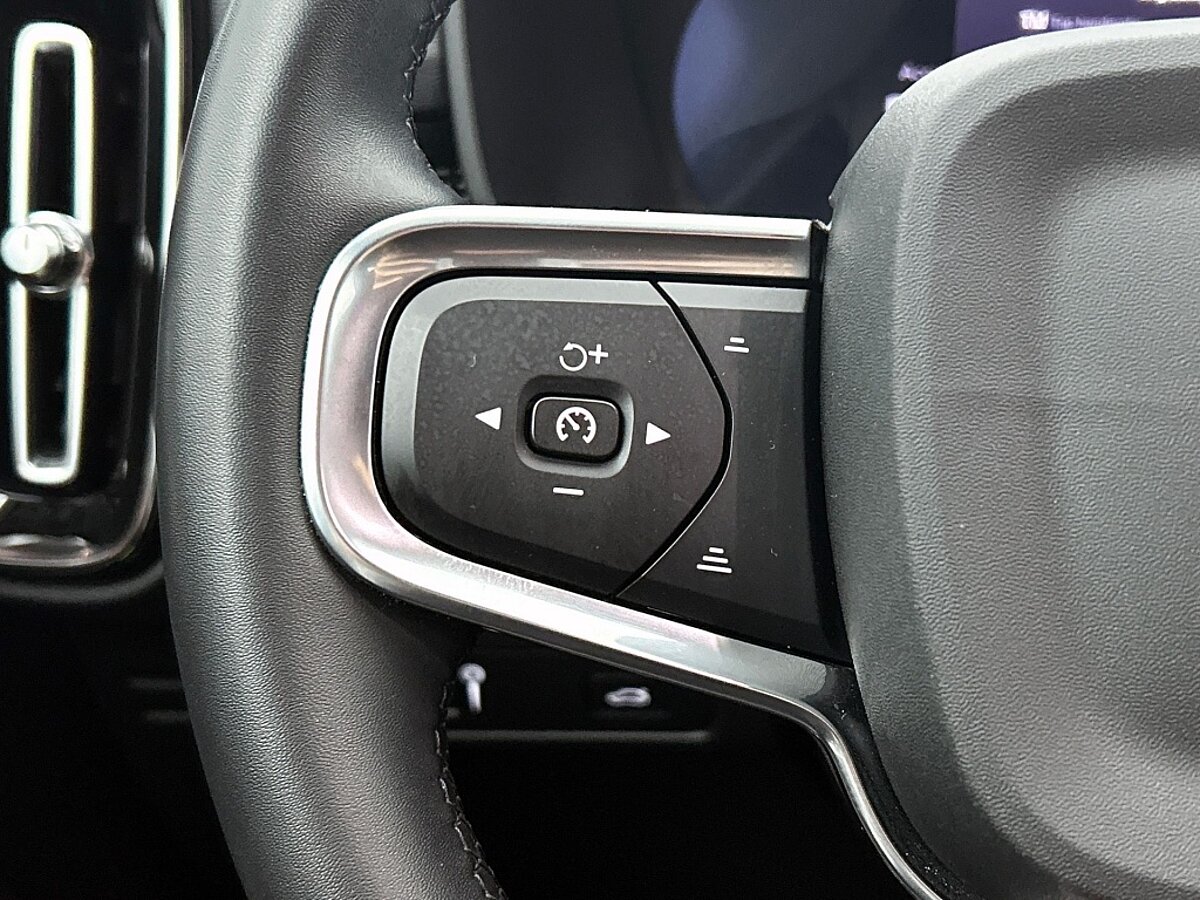 45933217 volvo xc40 recharge plus 88