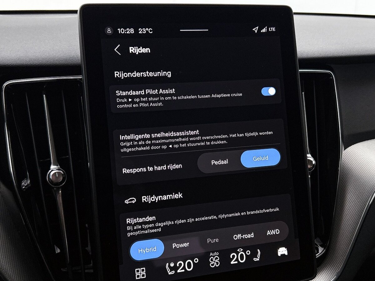 46518073 volvo xc60 xc60 t6 awd essential actie van 66130 voor 60 700 driver a 12