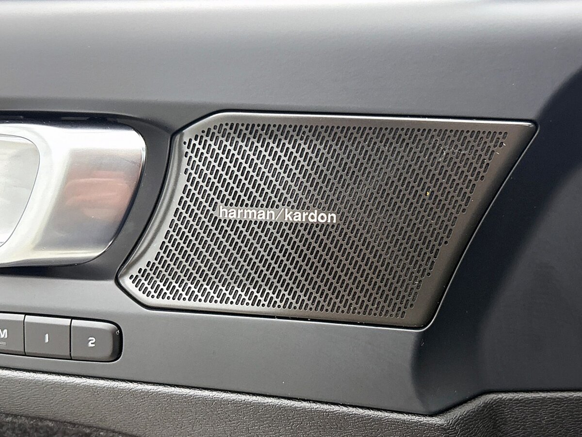 48515763 volvo xc40 b3 dark nubuck pano climate pack pilot assist memory s 60