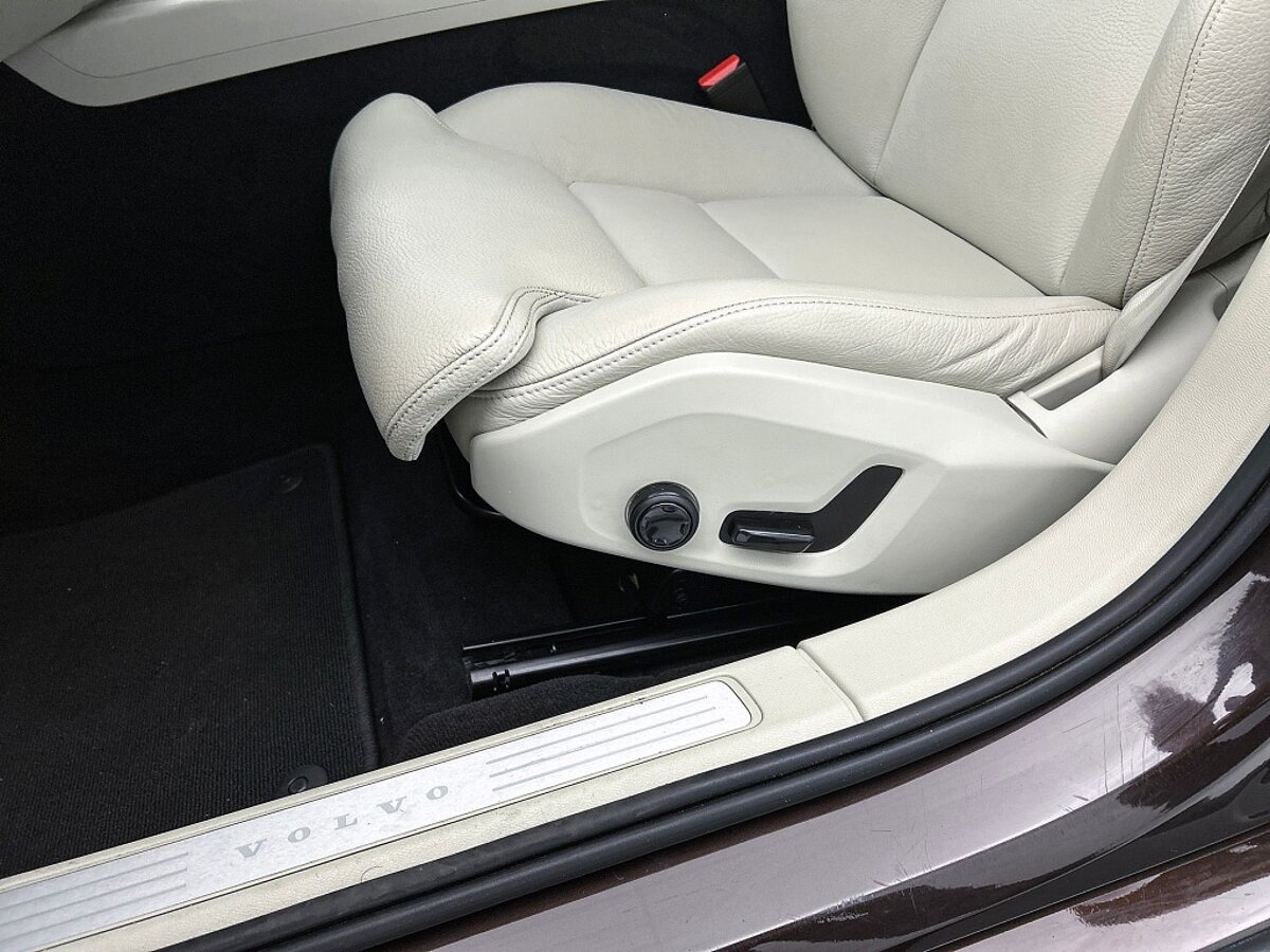 49484399 volvo v60 t5 momentum climate pack pilot assist camera h k blis 30