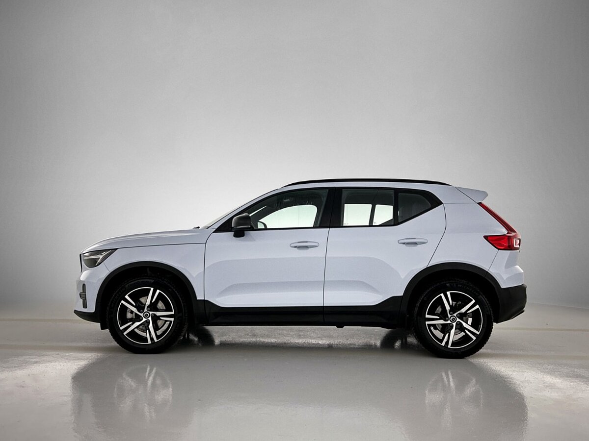44775381 volvo xc40 2 0 b4 plus dark 2 09