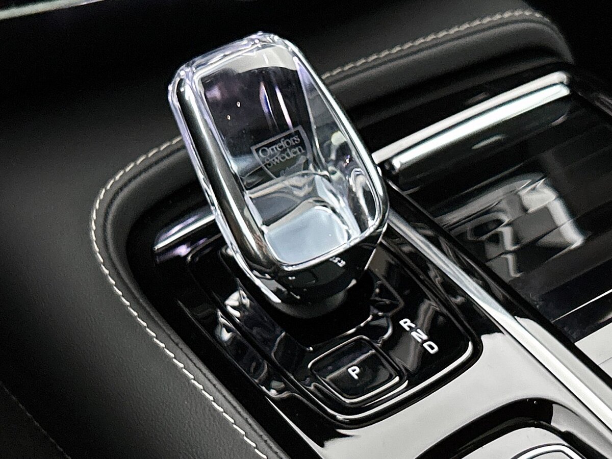 45850012 volvo v60 2 0 t6 awd plus dark pano dak trekhaak 73