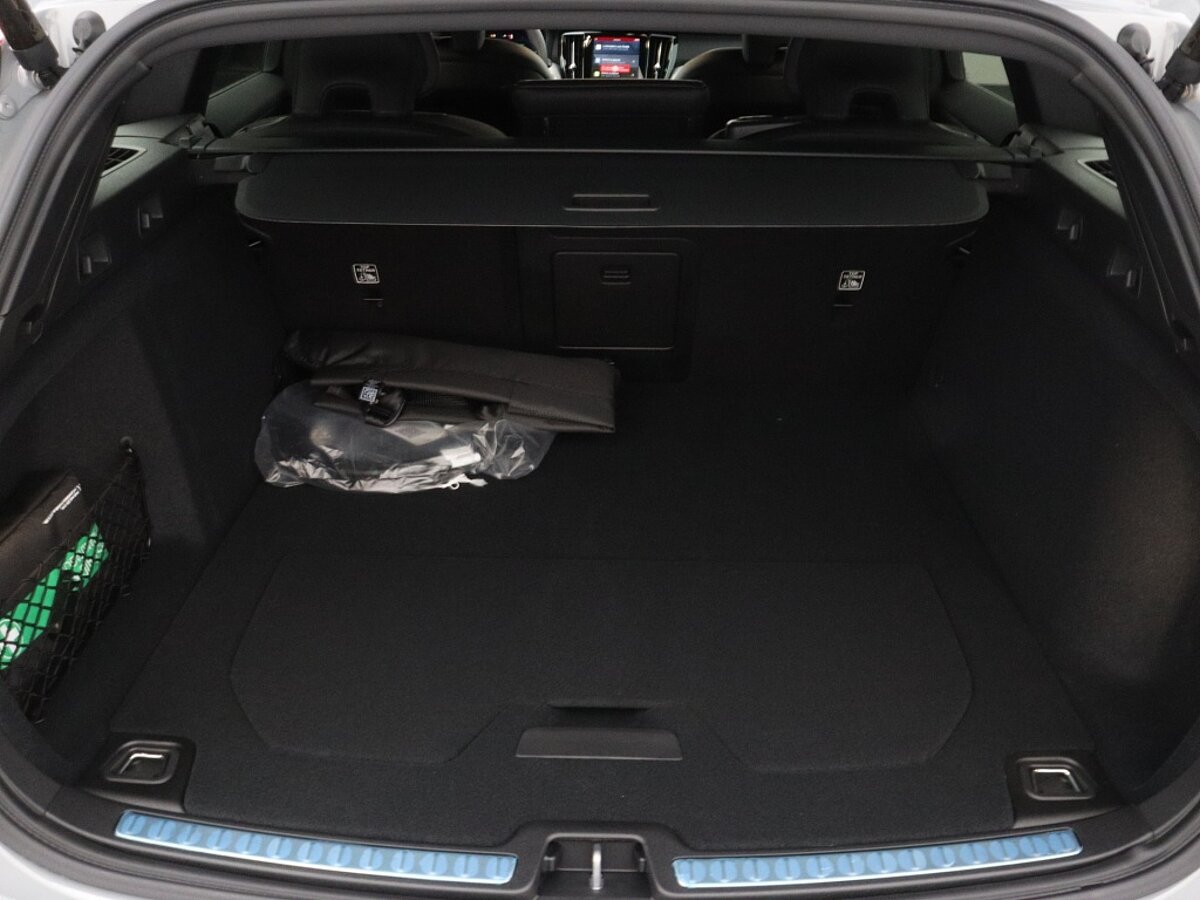 42455185 volvo v60 2 0 t6 awd ultimate dark panoramadak rondomzicht camera 19 a3b540