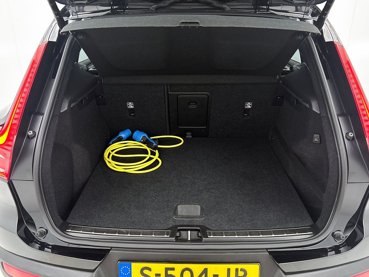 45831244 volvo xc40 1 5 t5 recharge r design 58
