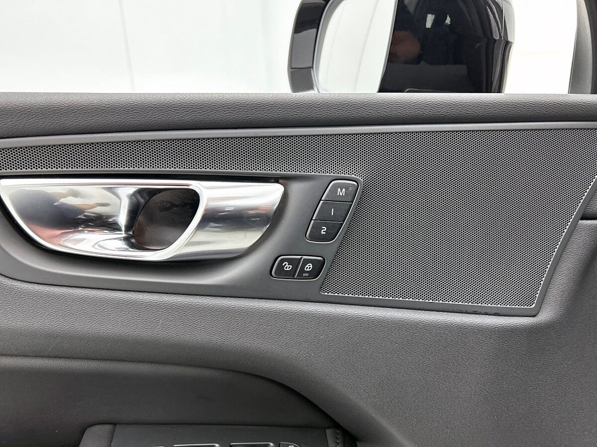 45959912 volvo xc60 2 0 t6 awd plus dark 48