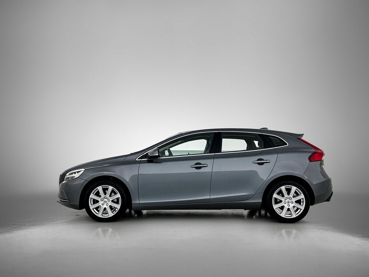 47390274 volvo v40 2 0 t3 nordic 2 02