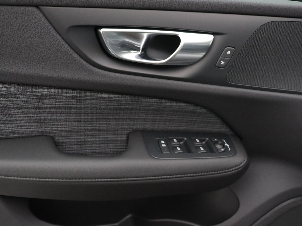 41451649 volvo v60 cross country 2 0 b5 awd core 4bd600