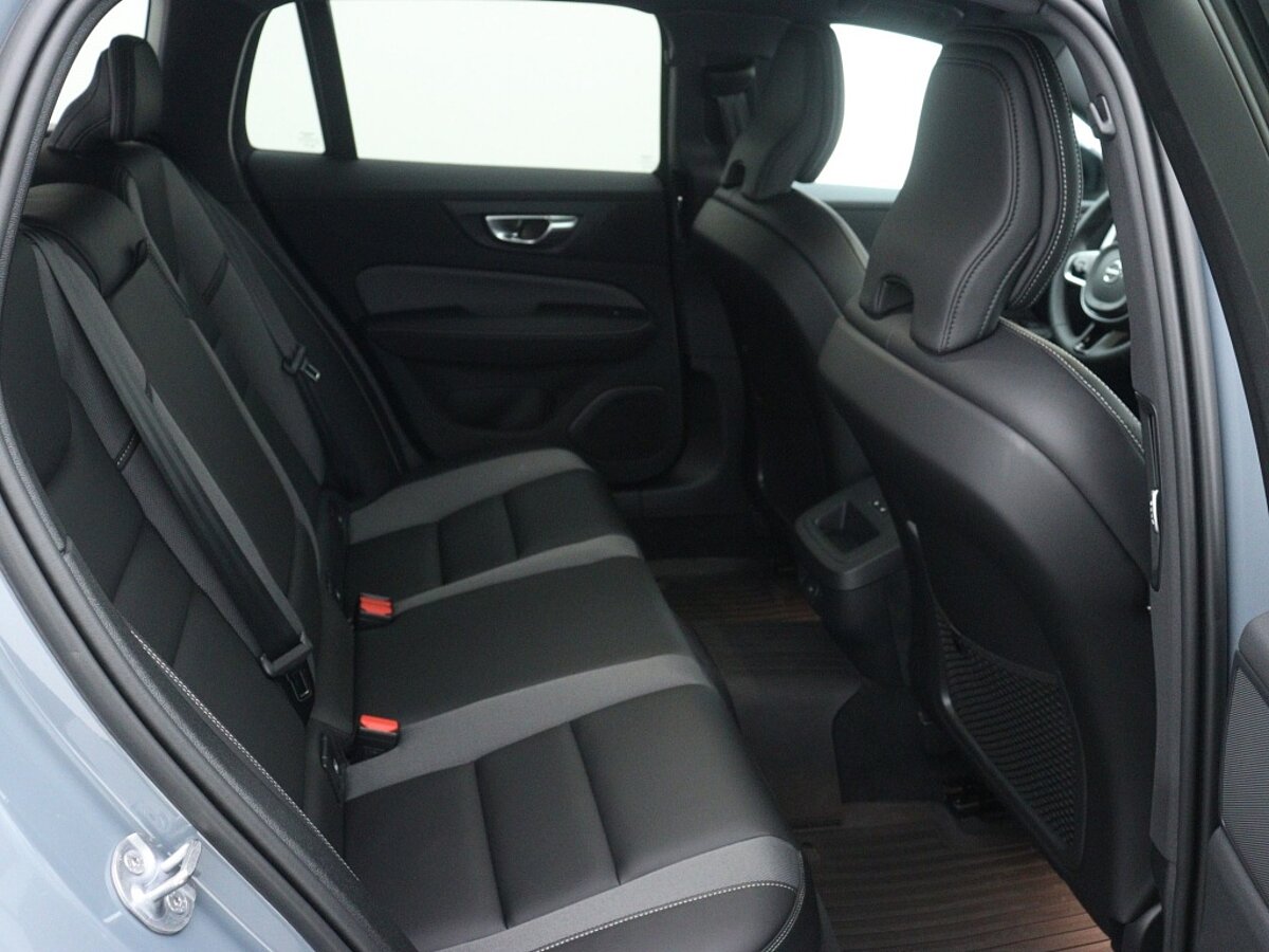 43874128 volvo v60 2 0 b3 plus dark adaptive cruise el stoelen stoelverwarmi b6996a