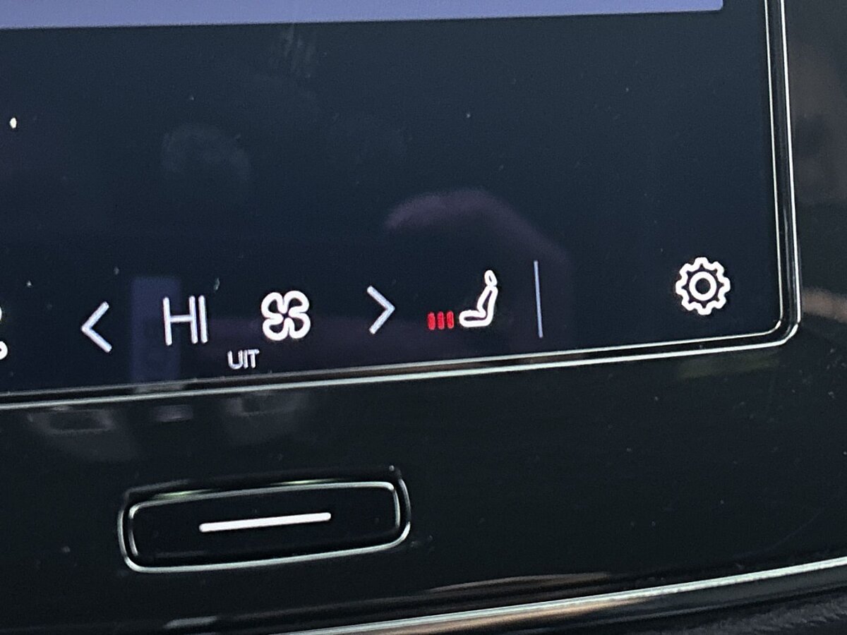 44714624 volvo xc40 recharge p8 awd r design 78