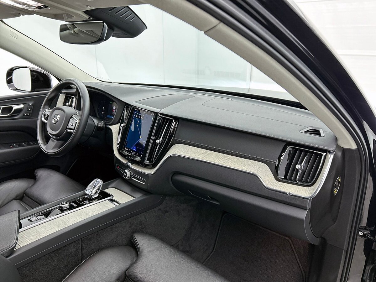 49419930 volvo xc60 t8 bright pano 20 inch long range 360 pilot assist 43