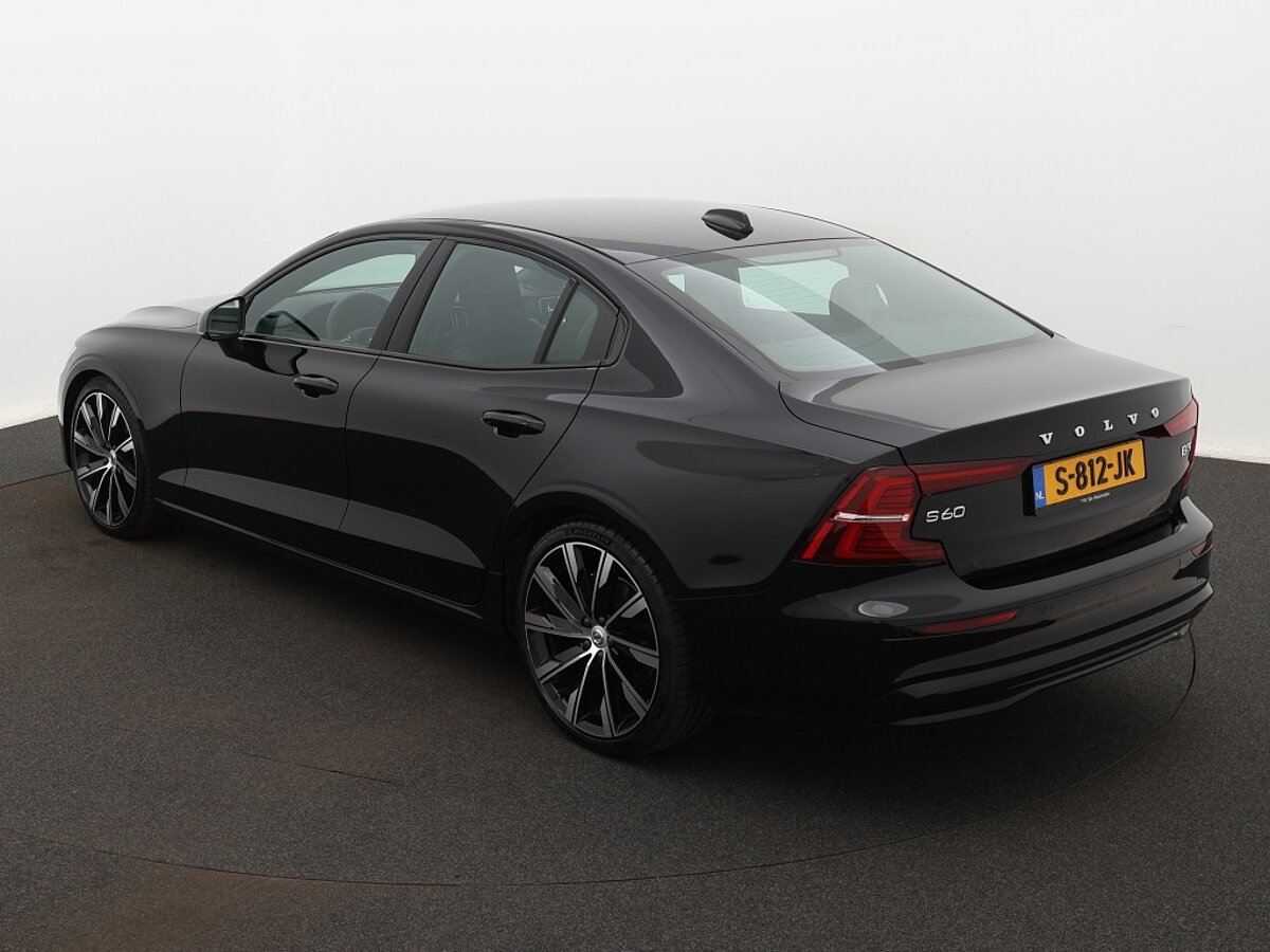 35329522 volvo s60 2 0 b3 plus dark 3 02