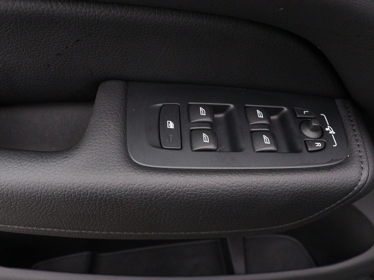 42147216 volvo xc60 2 0 b5 momentum exclusive 360 camera h k panorama dak 06