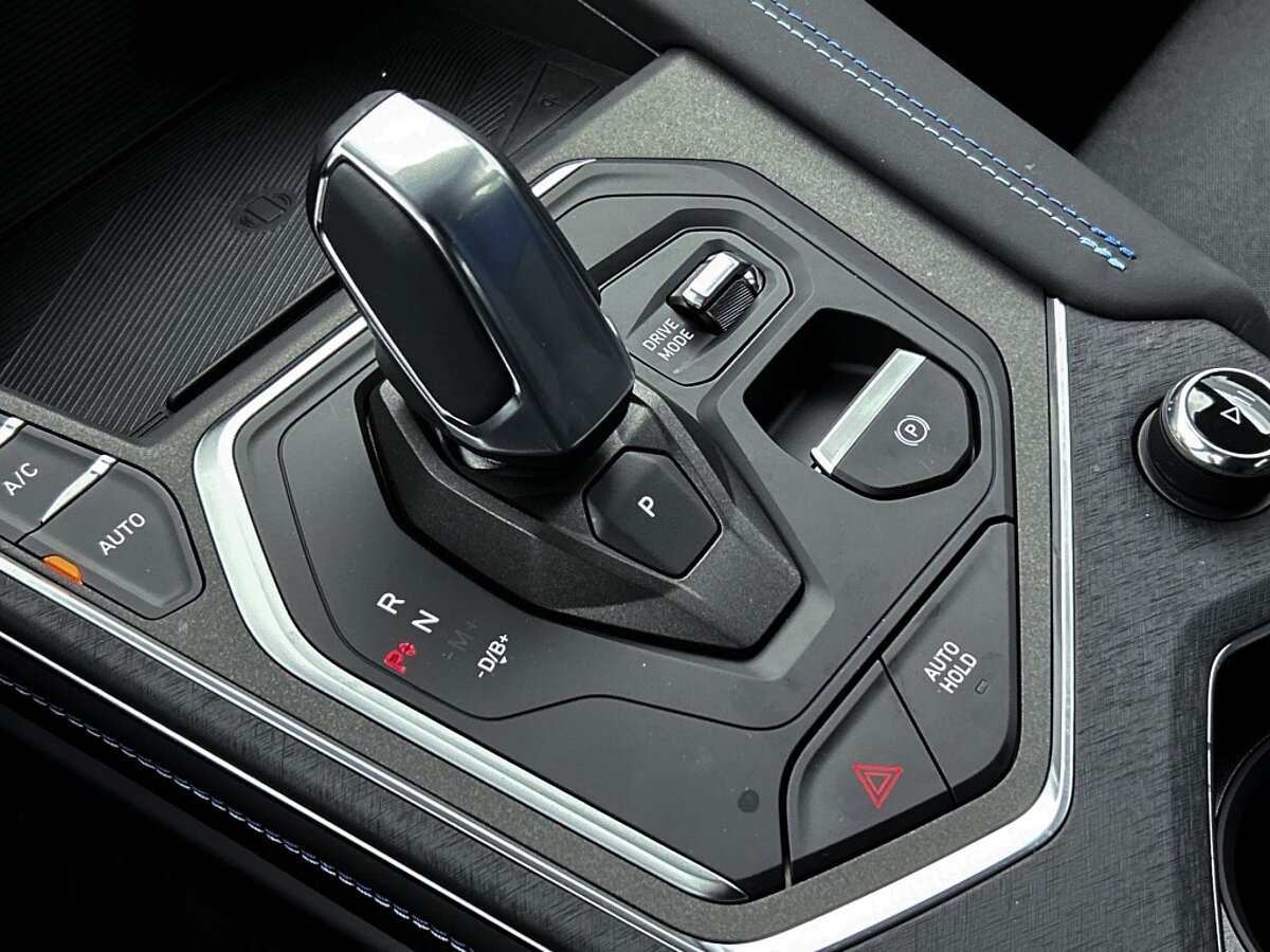 46061672 lynk co 01 1 5 phev business ed schuifdak 360 camera climate adapt 9 02