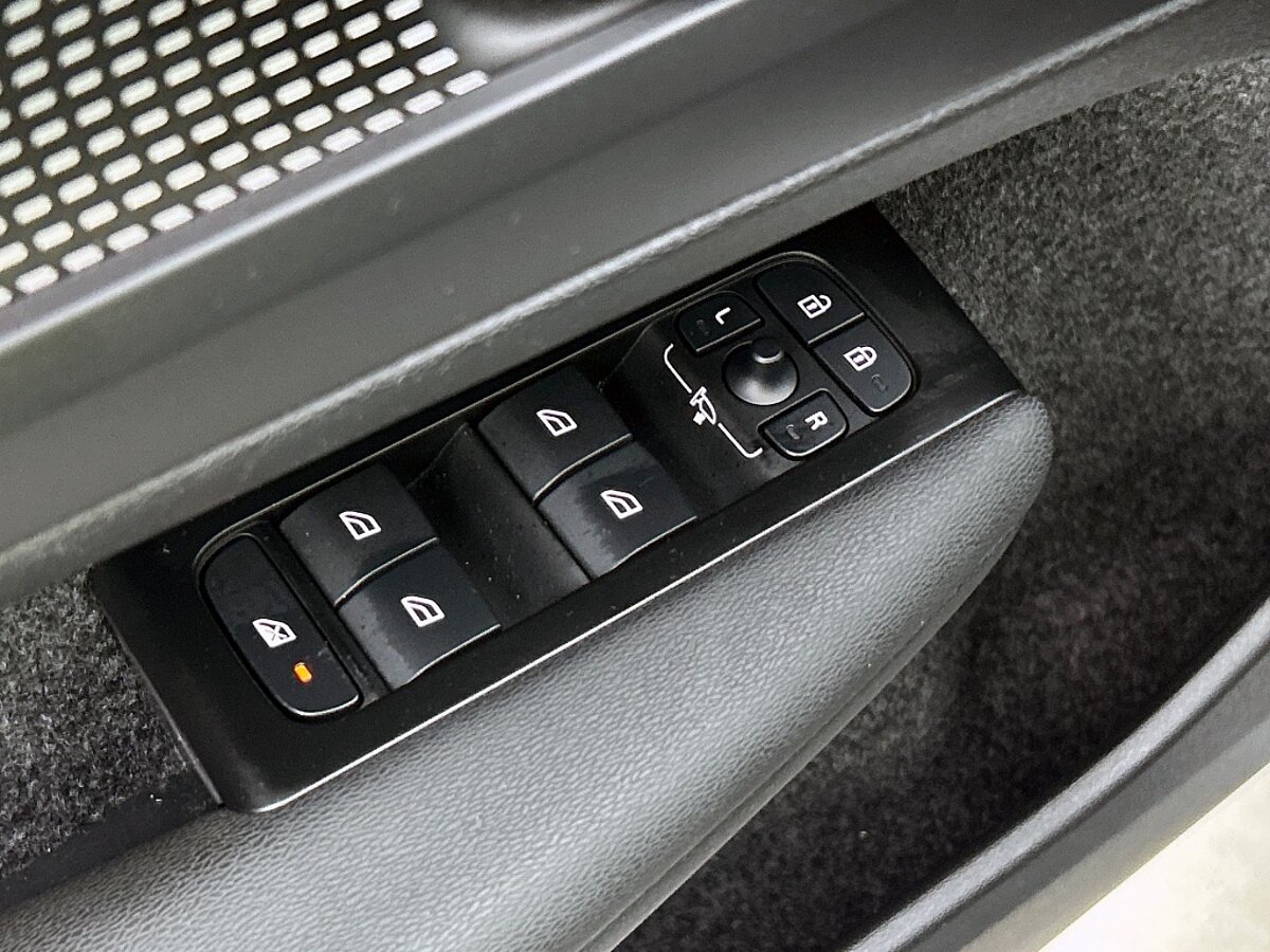 46744949 volvo xc40 1 5 t4 r design h k dab trekhaak nubuck camera 1acc3a