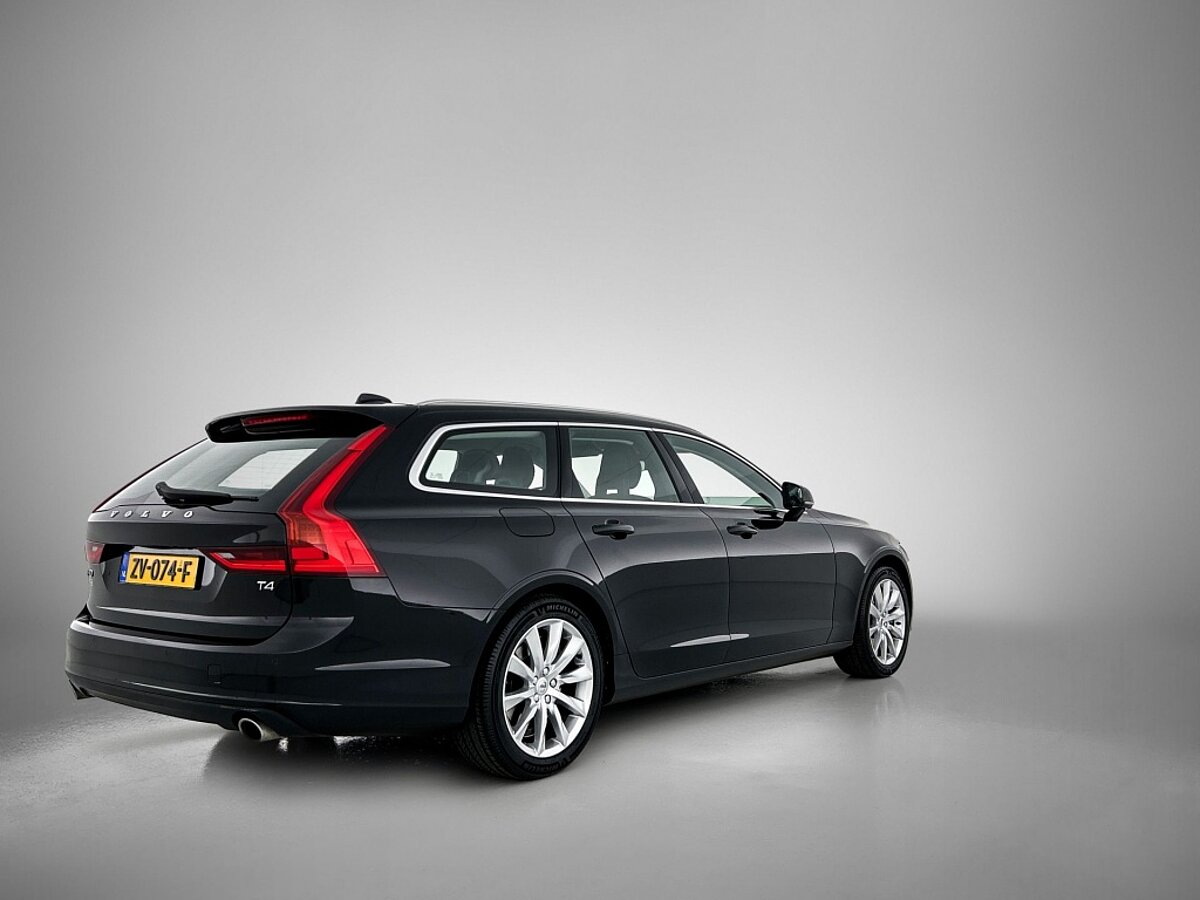 47298708 volvo v90 t4 momentum leder adaptive cruise 8 02