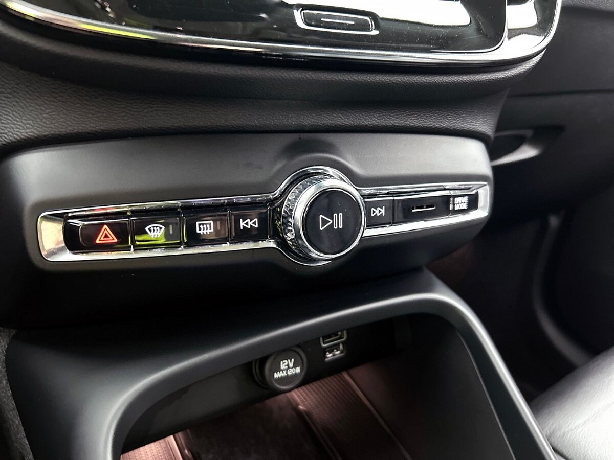 49377245 volvo xc40 1 5 t4 inscription 20 inch leder camera 32