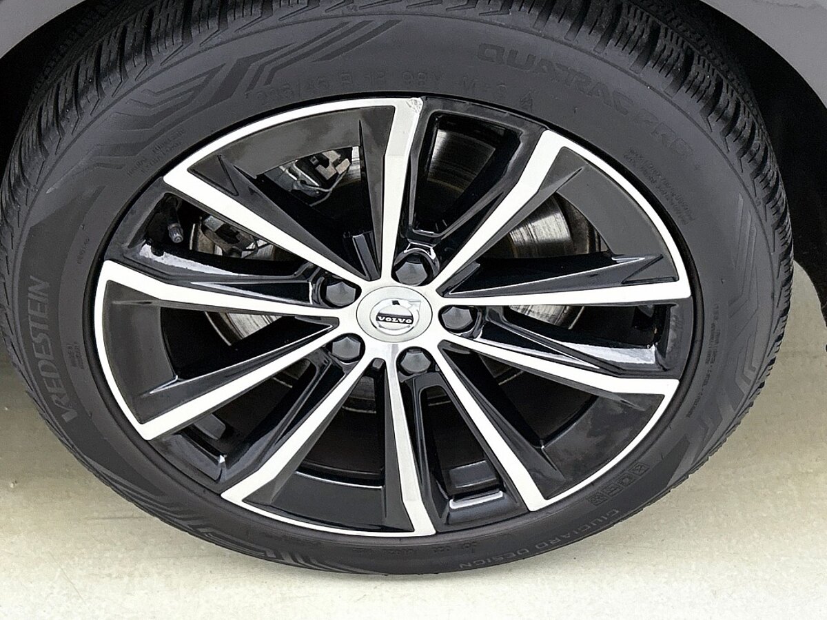 49833852 volvo v60 2 0 t6 awd plus dark trekhaak leder camera 360 harman ka 76