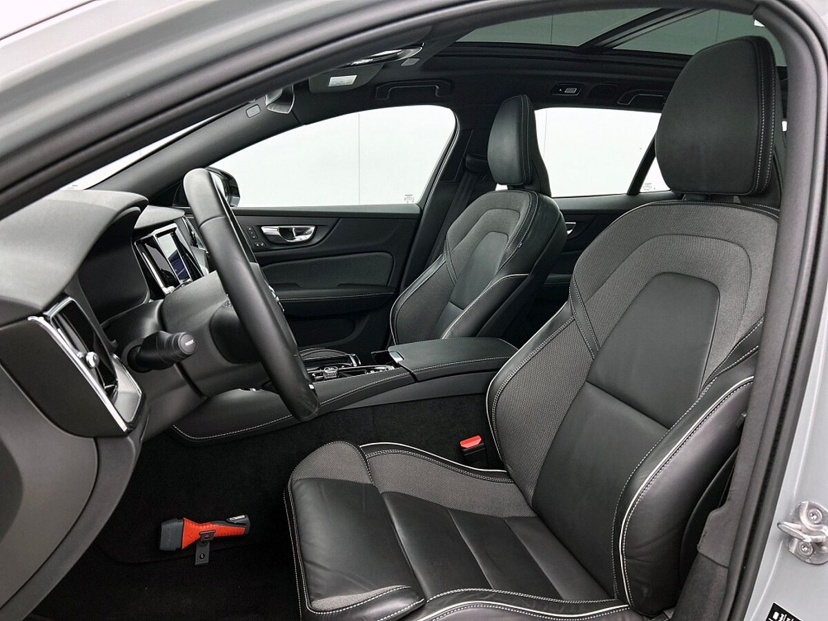 49834345 volvo v60 2 0 t6 awd plus dark panorama dak 360 camera leder stoel 80