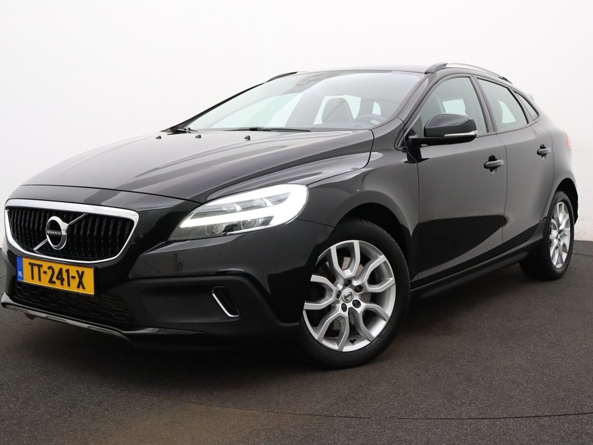 37449059 volvo v40 cross country 1 5 t3 dynamic edition parkeersensoren cruise control clim 48