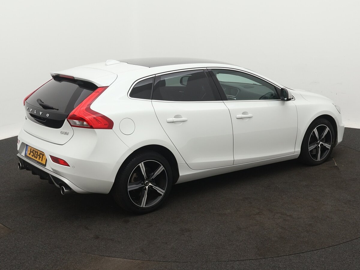44623939 volvo v40 2 0 d3 edition 70