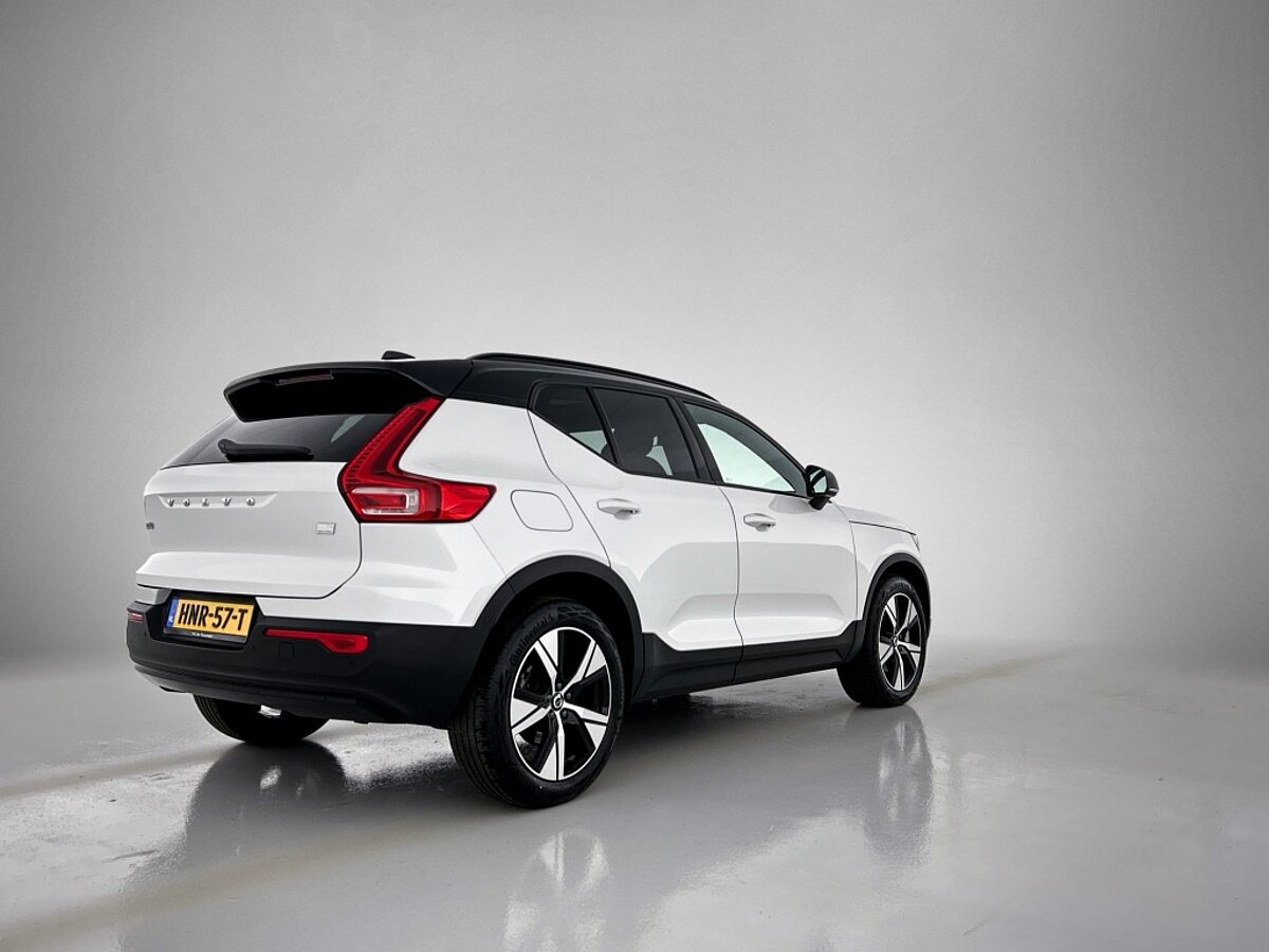 44986349 volvo xc40 1 5 t4 recharge r design 4 06