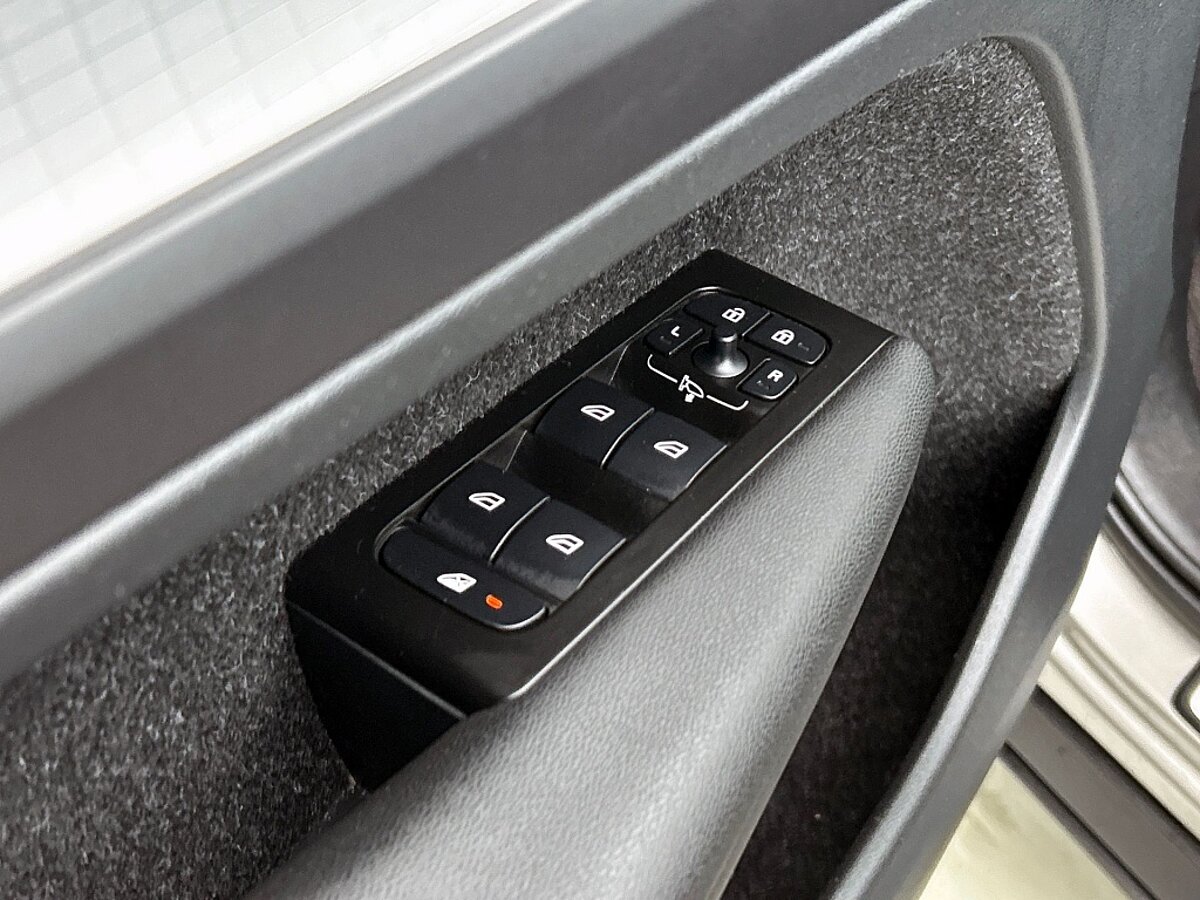 48084421 volvo xc40 1 5 t5 inscription expression navigatie parkeersensoren voor 3bbb17