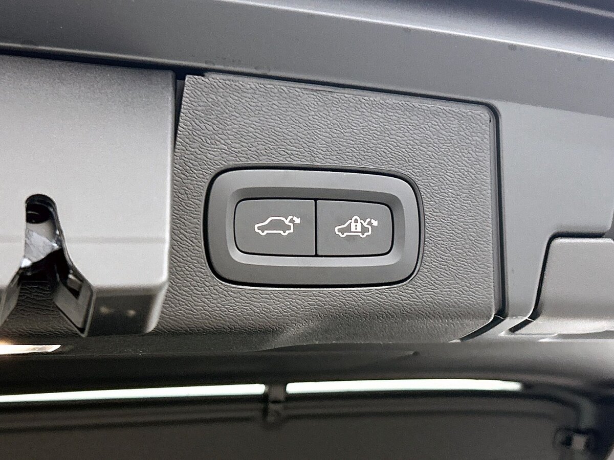 49114272 volvo xc60 2 0 t6 awd ultra black edition 36