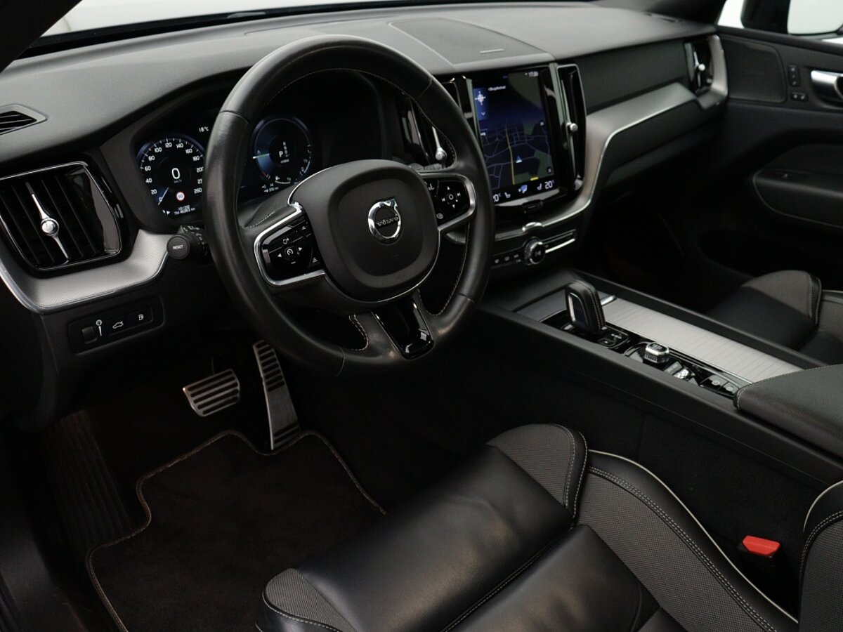 43863335 volvo xc60 2 0 recharge t8 r design 5