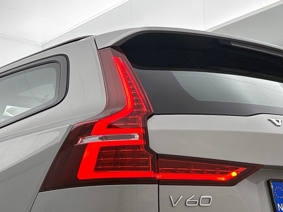 45432779 volvo v60 2 0 t6 plus trekhaak panorama dak 360 camera b0c0d2