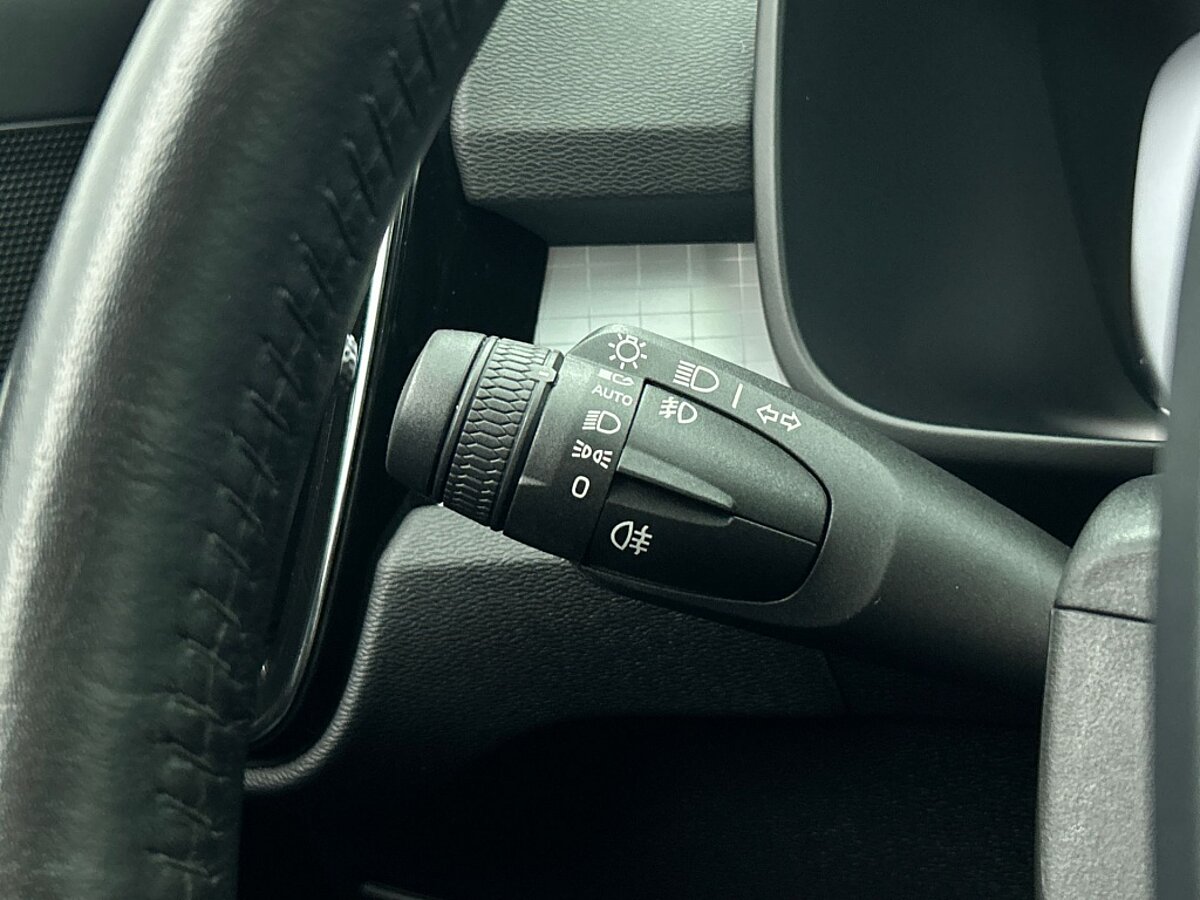 48792440 volvo xc40 t3 momentum pro camera elektrische klep styling kit 43