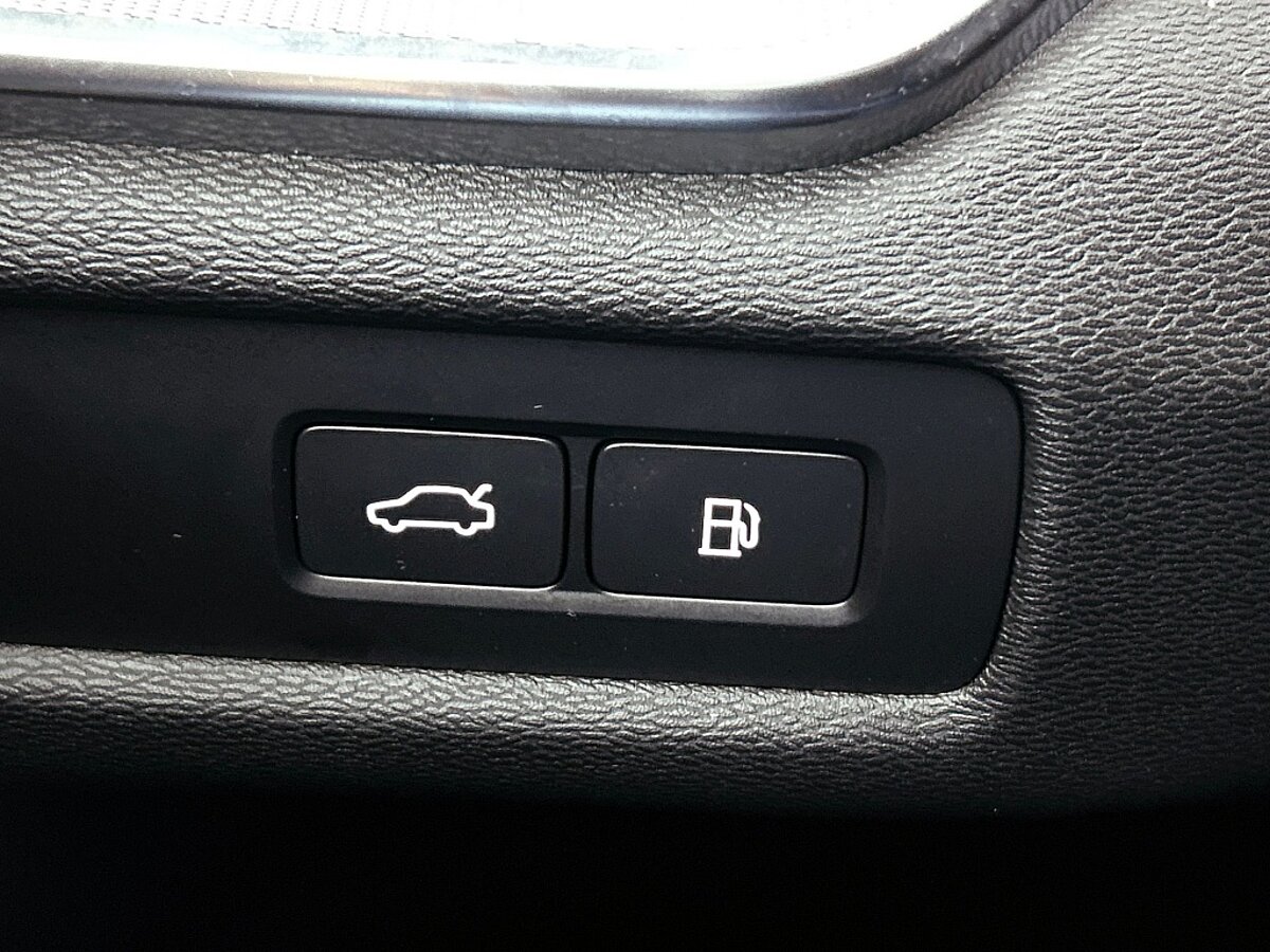 49833650 volvo v60 2 0 t6 awd plus dark trekhaak 360 camera harman kardon aud 62