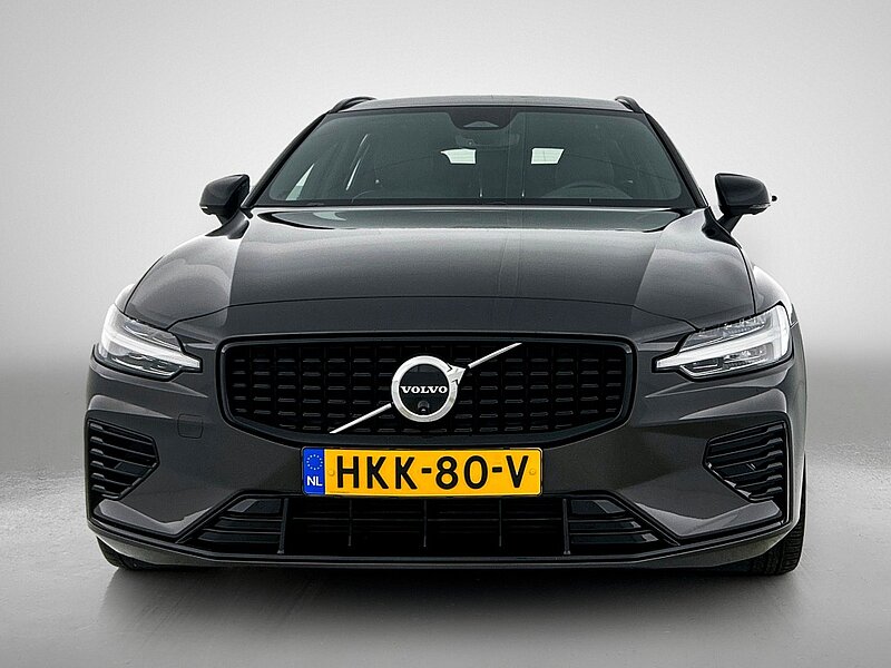 49833852 volvo v60 2 0 t6 awd plus dark trekhaak leder camera 360 harman ka 6 05