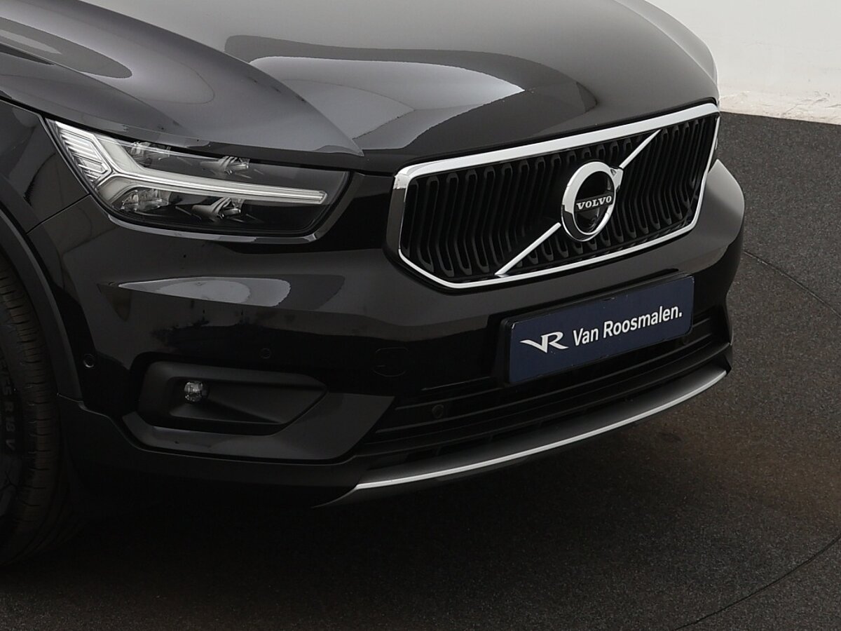 35352608 volvo xc40 1 5 t3 momentum pro 02