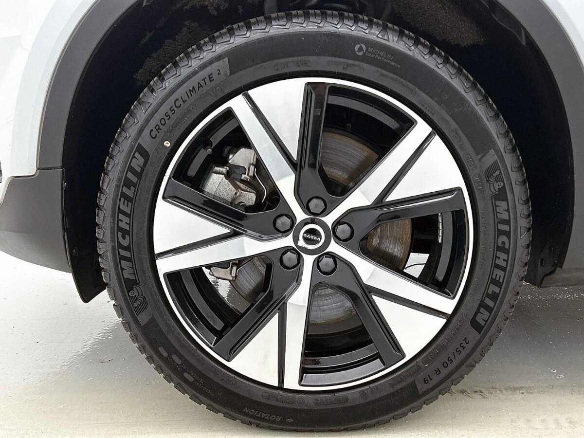 45933217 volvo xc40 recharge plus 87