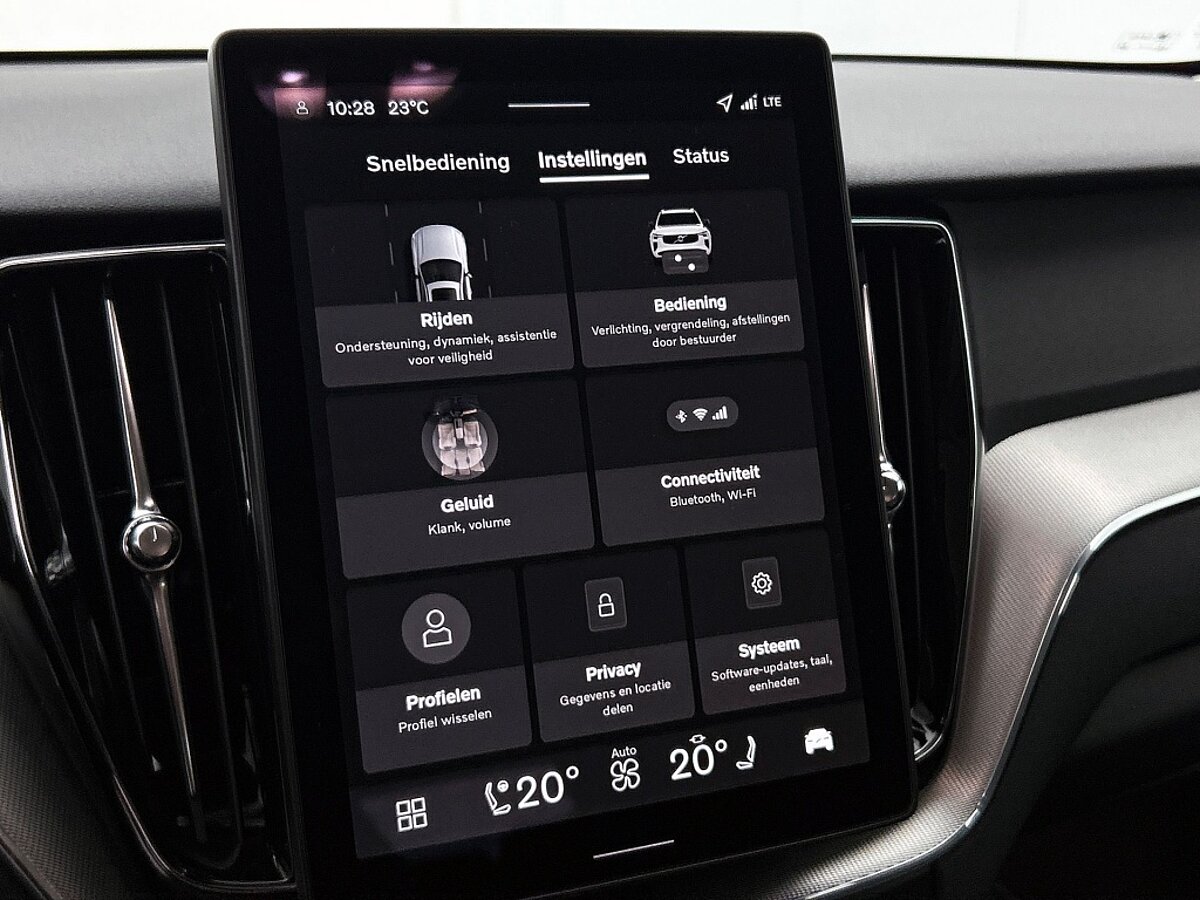 46518073 volvo xc60 xc60 t6 awd essential actie van 66130 voor 60 700 driver a 11