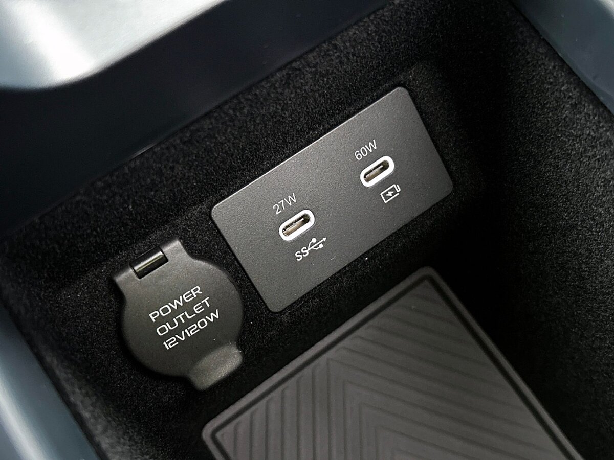 47120059 lynk co 08 1 5 more 345 pk 200km phev full option dealer demo 31