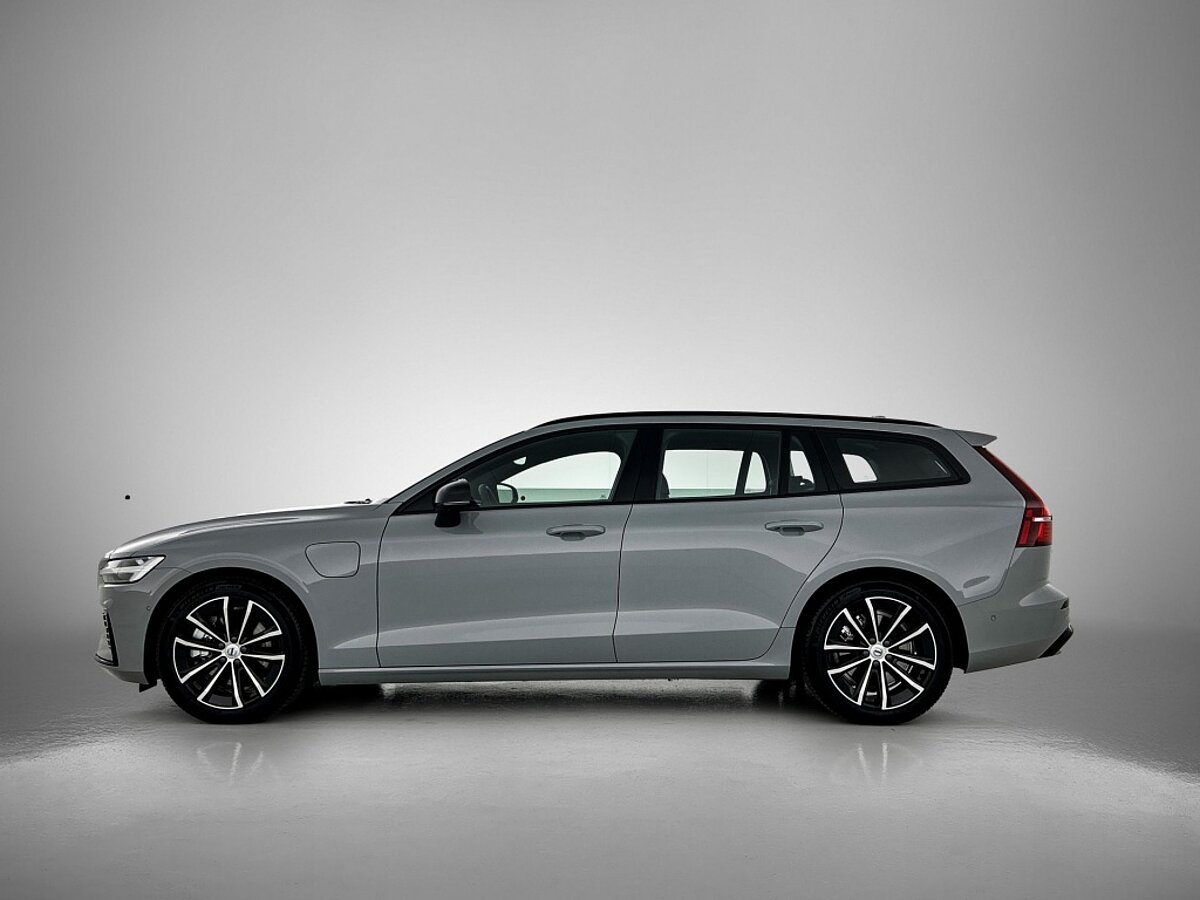 47797613 volvo v60 2 0 t6 awd plus dark trekhaak leder harman kardon audio 2 03