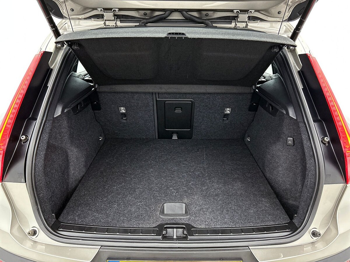 48084421 volvo xc40 1 5 t5 inscription expression navigatie parkeersensoren voor 94