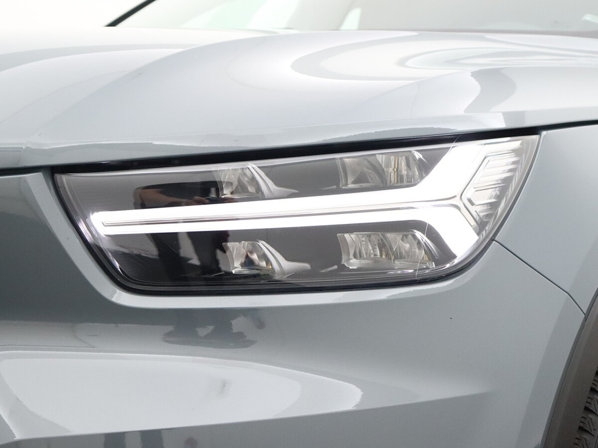 34948997 volvo xc40 1 5 t3 momentum pro lichtmetalen velgen elec achterklep 84bf4b