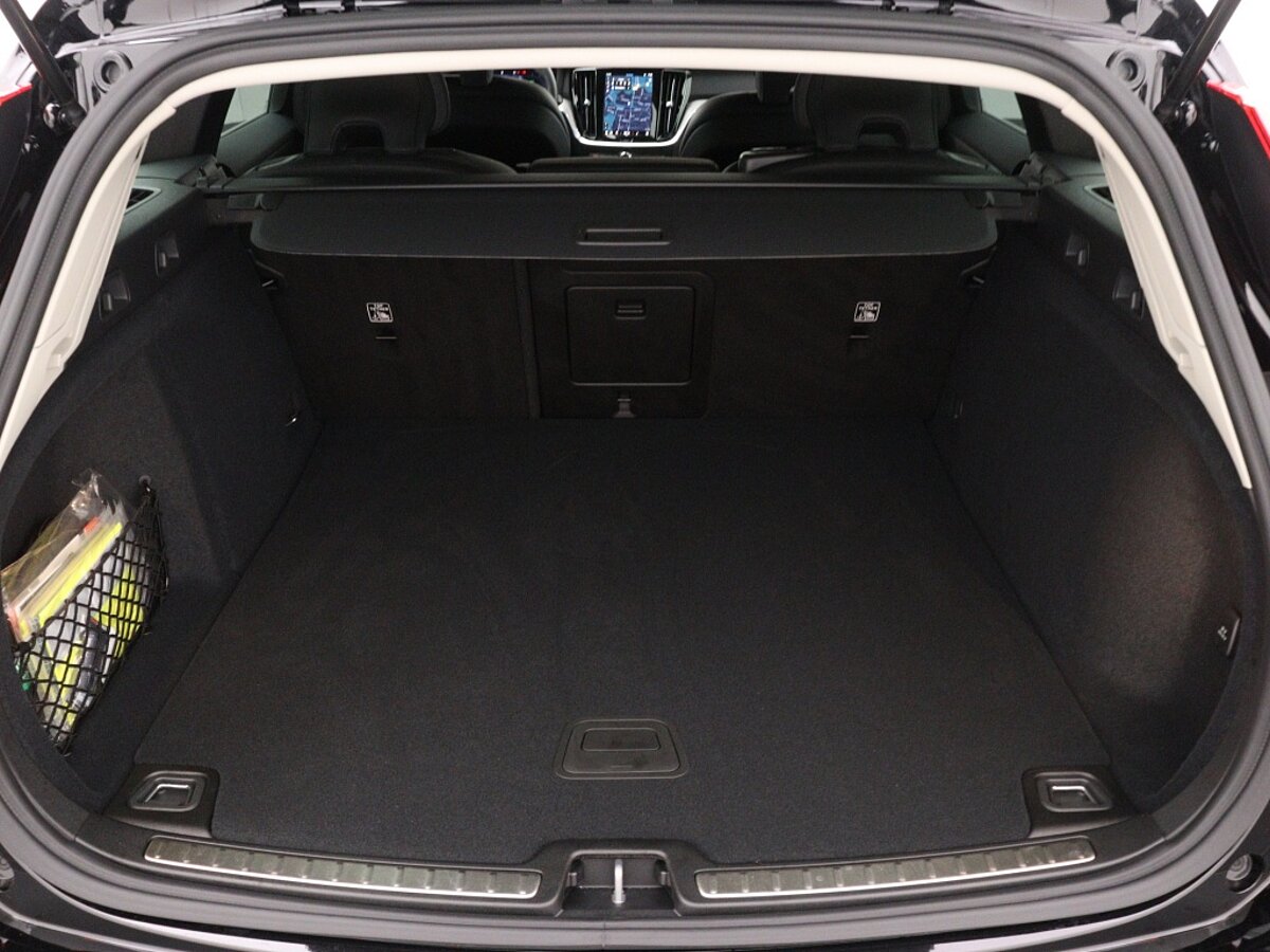 42166349 volvo v60 2 0 t6 essential edition driver assist leder climate 19 48b3d1