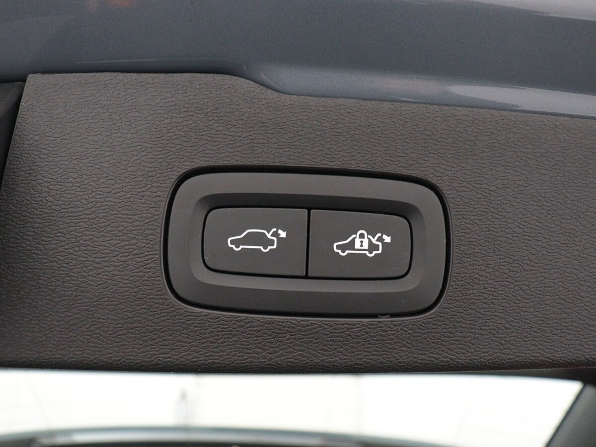 42420857 volvo v60 2 0 b3 plus dark panoramadak harman kardon trekhaak 360 1b6293