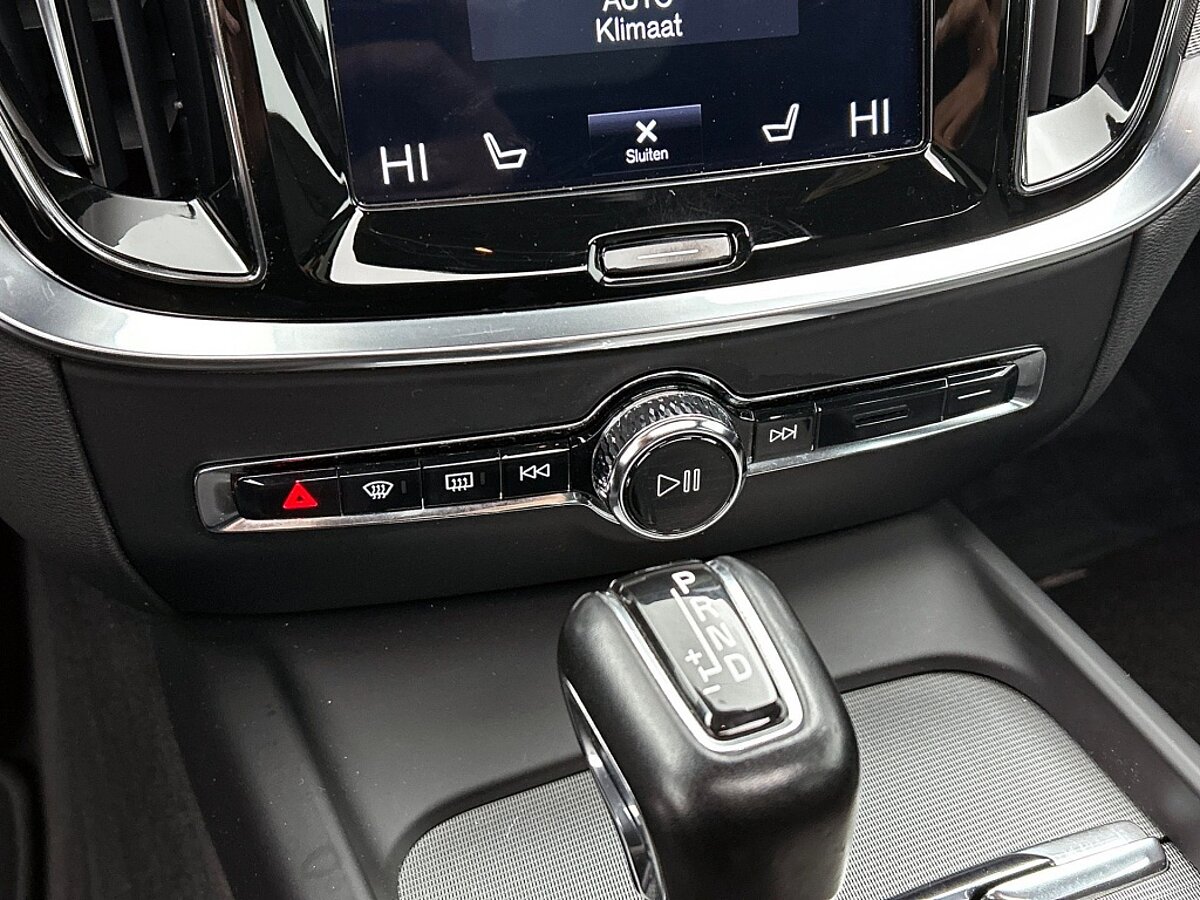 48741197 volvo v60 t6 awd 20 inch pano stoelventilatie 360 styling kit 09