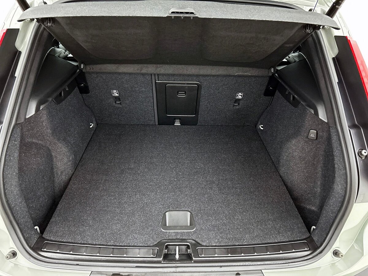 48948034 volvo xc40 1 5 t4 plug in hybrid core bright navigatie sensoren voor 08