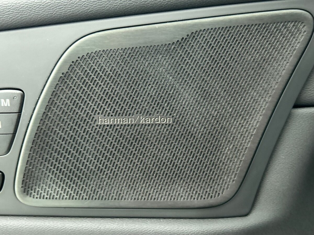 49295812 volvo xc60 2 0 t8 recharge r design 05